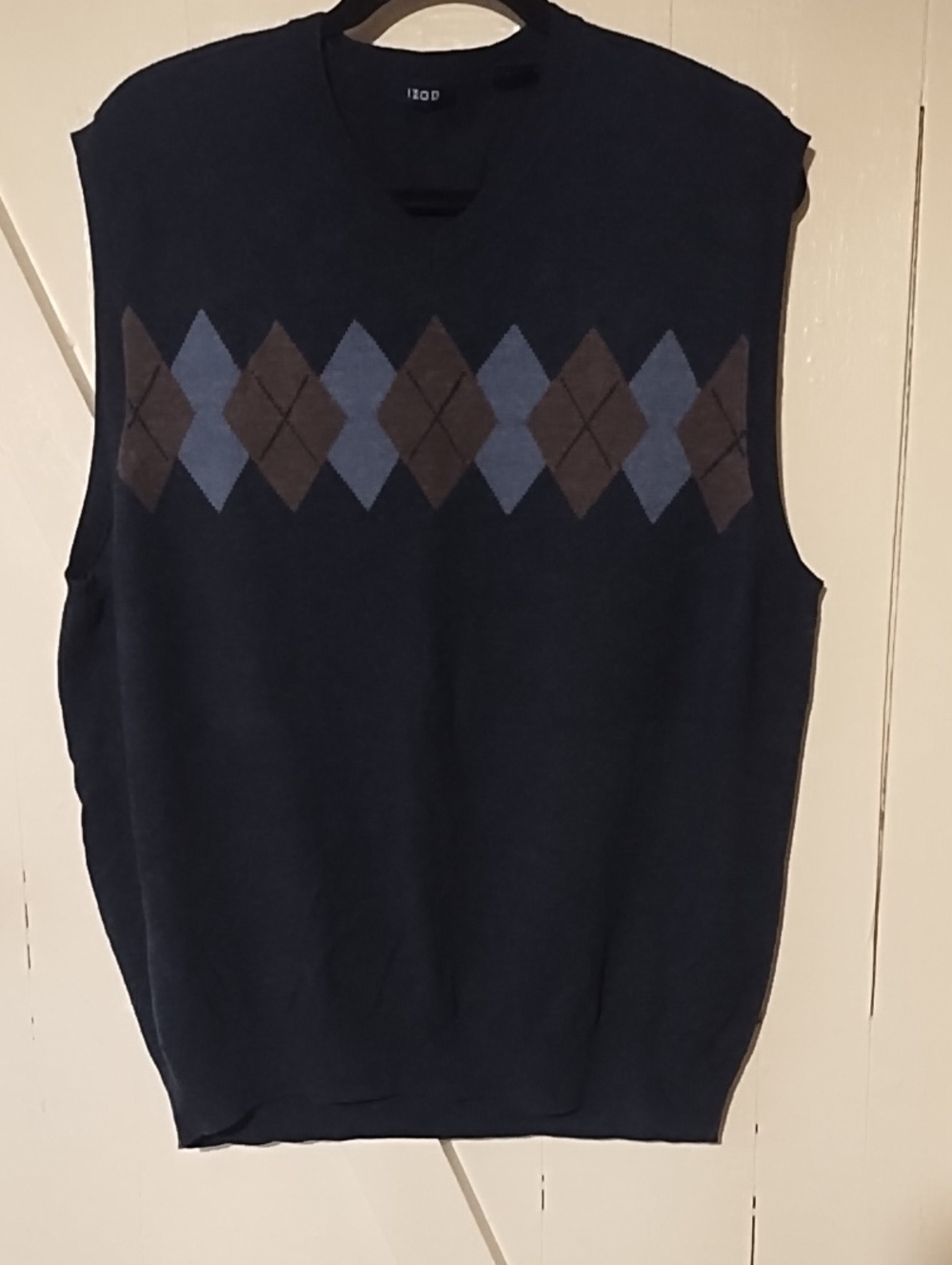 Izod Men's Navy V-Neck Argyle Sweater Vest with Brown and Light Blue Diamonds XL